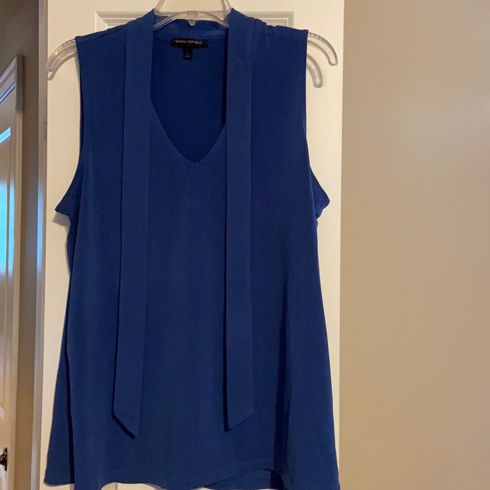 Tie neck top